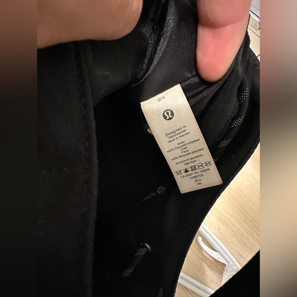 ❌SOLD ❌ Lululemon bucket bag - Picture 5 of 10